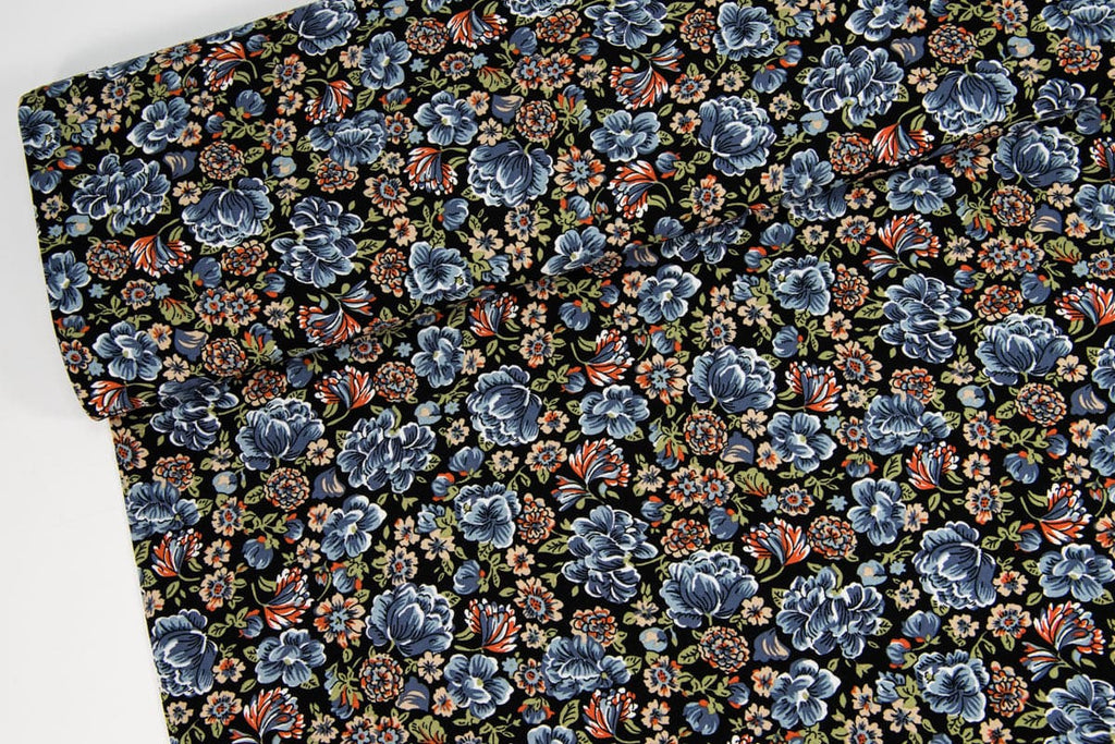 Blusenstoff aus Viskose mit Blumenmuster - NahtZuGabe